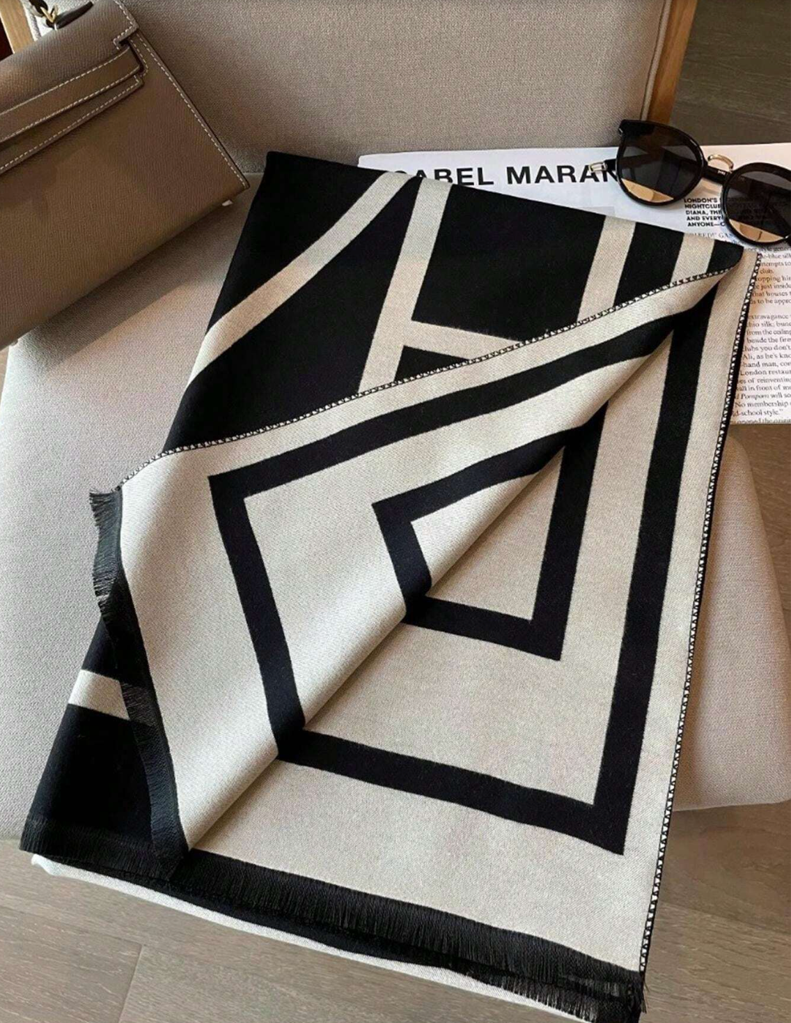 Alyssa - Écharpe Graphique Elégante